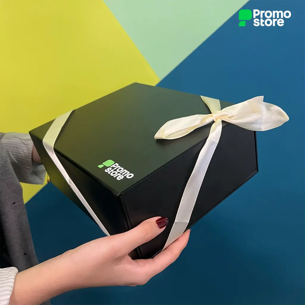 PT1848-Caja-Personalizada-25-x-20-x-9-cm-foto-real2.webp