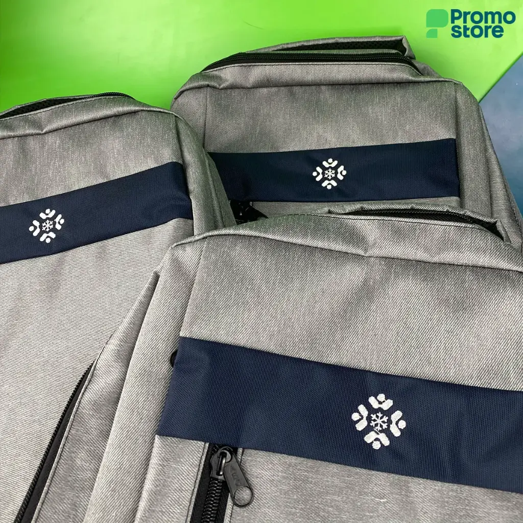 Mochila-grey.webp