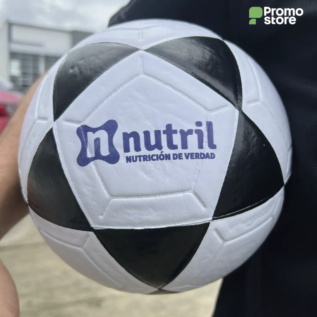balon-de-futbol-con-logo.webp
