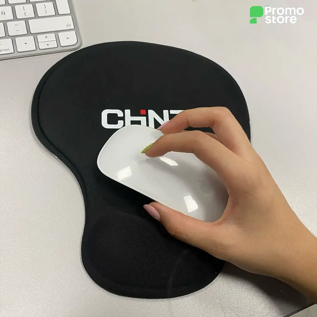 Mouse-pad-ergonomico-foto-real.webp