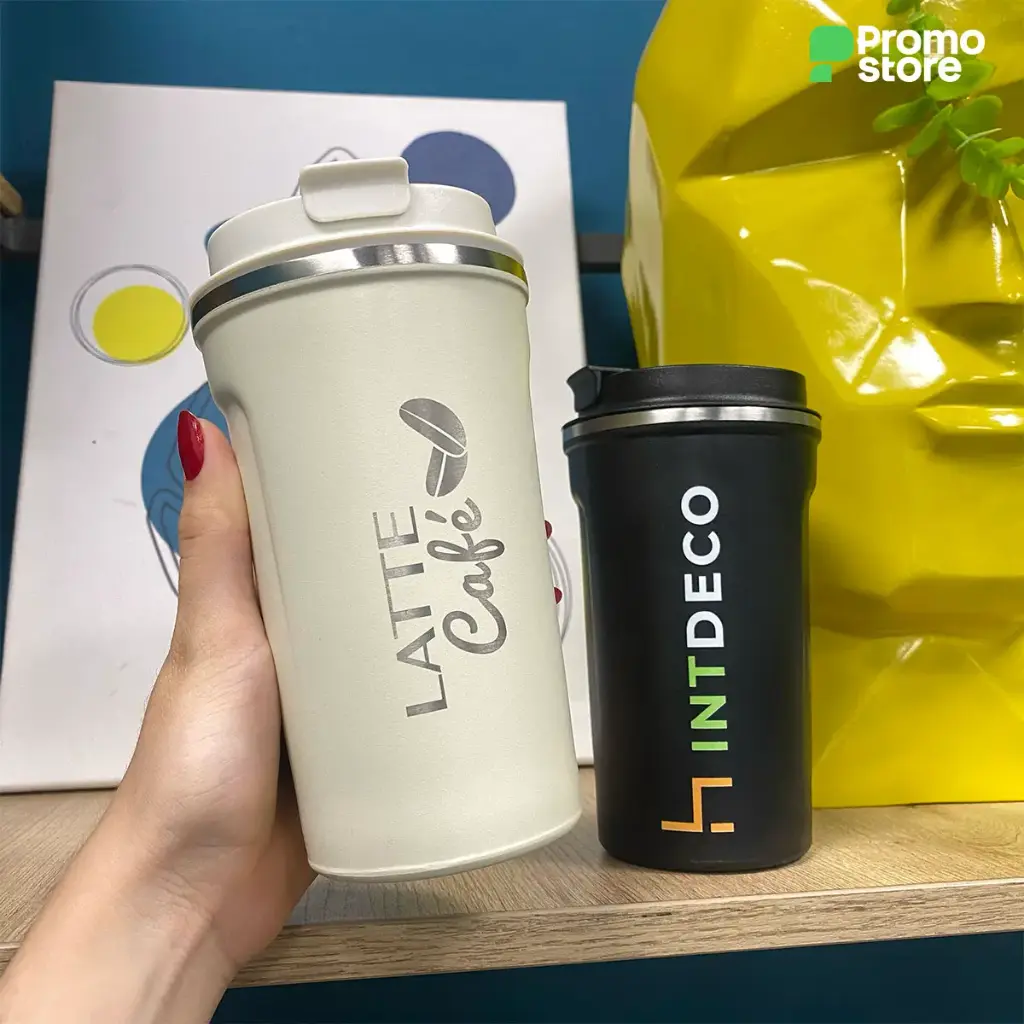 PT1796-Mug-termico-coffee-beige-grabado-dos-lados-foto-real1.webp